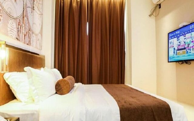 James Joyce Coffetel Xi'an Huaqingchi