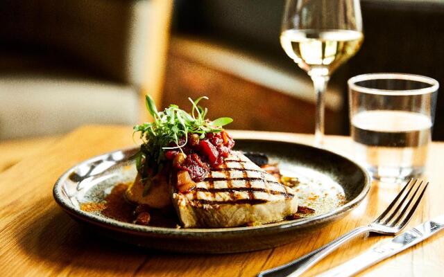 Kimpton Journeyman Hotel by IHG