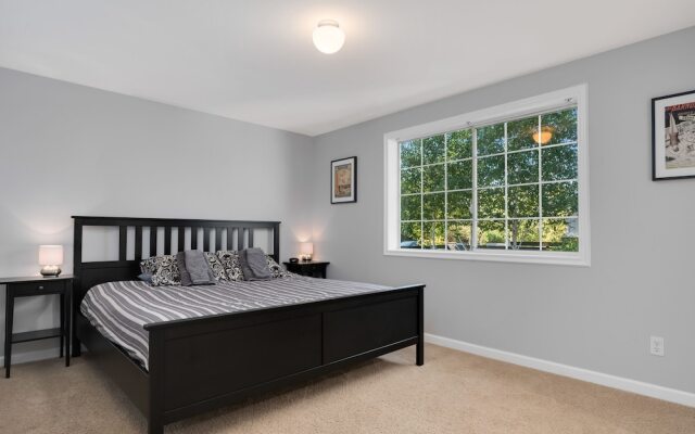 Seattle Vacation Home: The Big Top