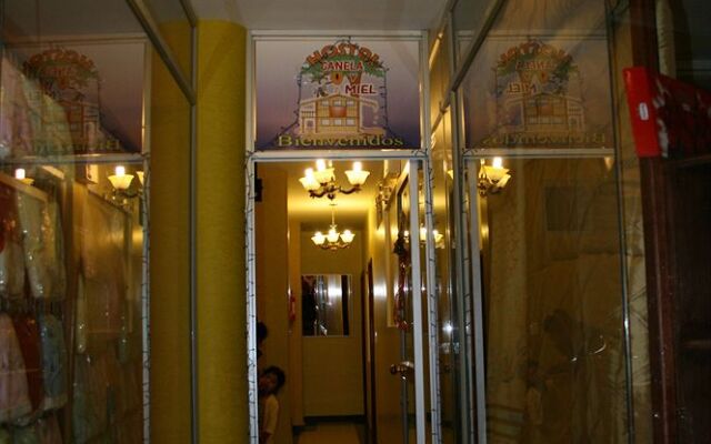 Hostal Canela y Miel