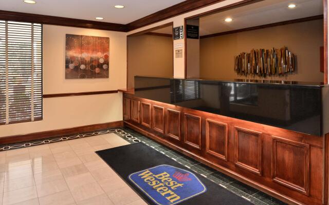 Best Western Louisville East Inn & Suites