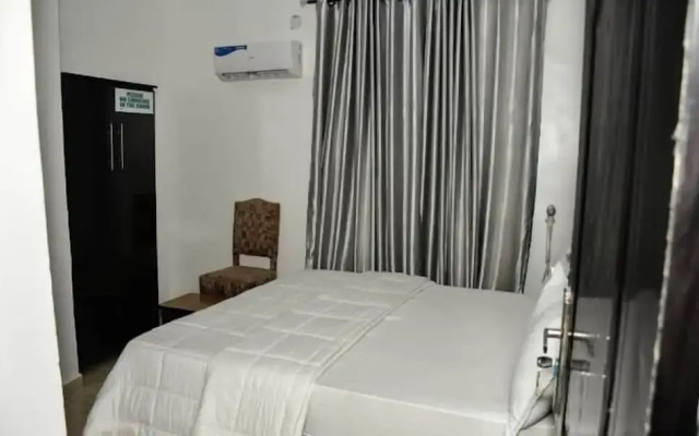 House 13 Hotel