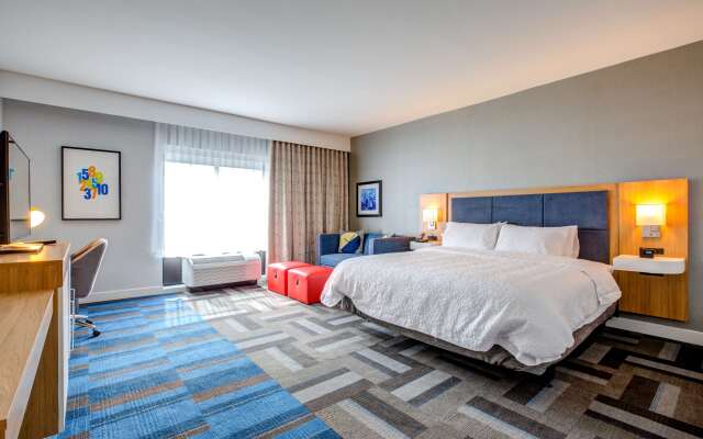 Hampton Inn & Suites Boston/Waltham