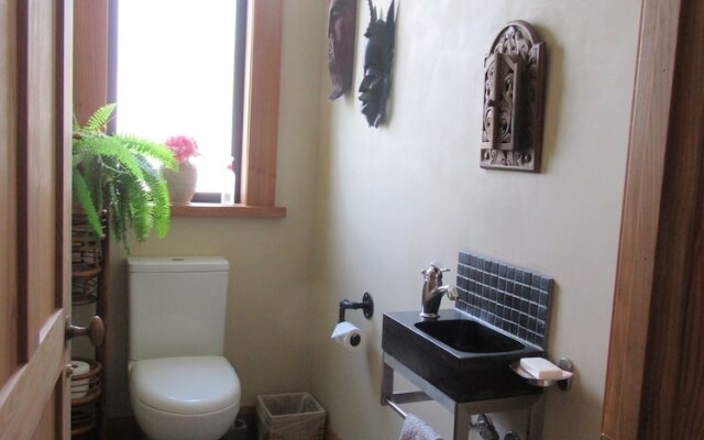 Redwood Valley B & B