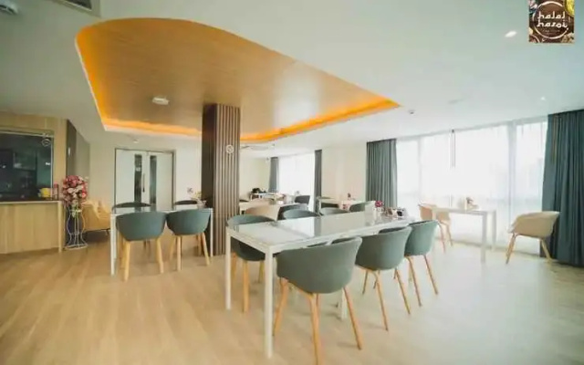 The Riski Hotel & Residence