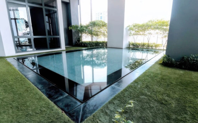 Mews Luxe Residence Apartments