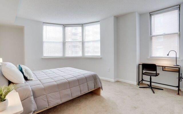 Spacious 2BR Condo at Ballston