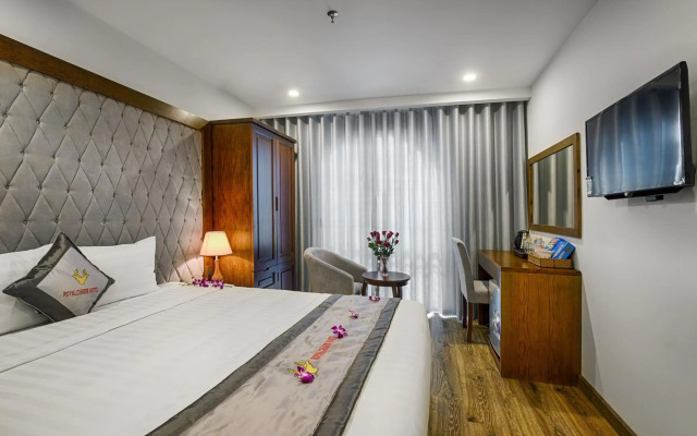 Royal Charm Hotel