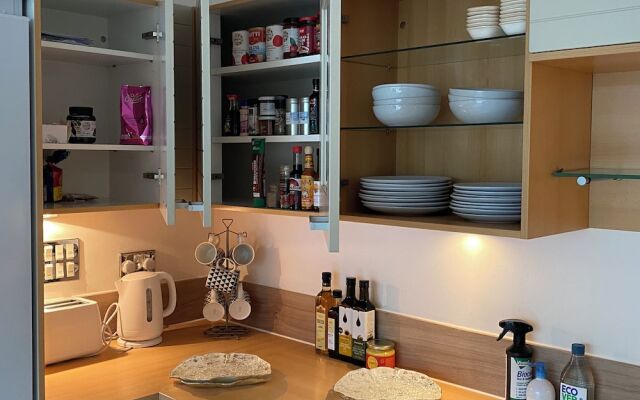 Cosy 3 bed Penthouse in Royal Docks London