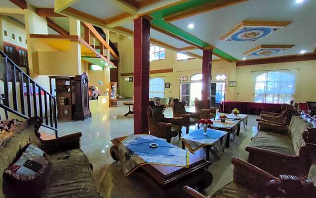 OYO 2994 Hotel Wedika