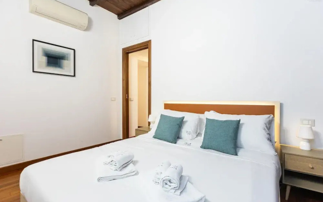 Rental in Rome Vicolo Trevi Apartment