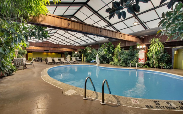 Greenfield Inn and Suites Elizabethtown, KY I65 Exit 94