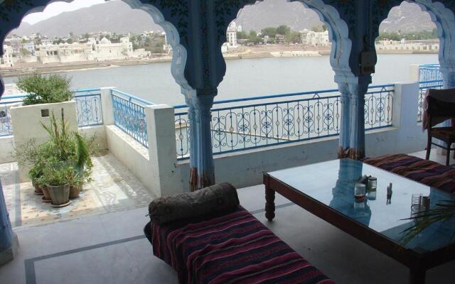 Hotel Bharatpur Palace