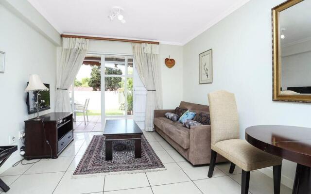 Corner House large 1 bedroom apartment