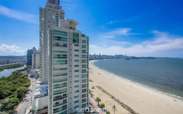 Apt With 2 Suites Beachfront in BC Eqc0801