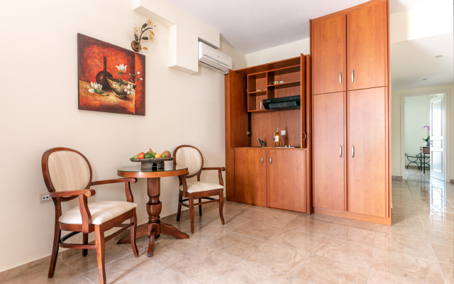 Ariadne Hotel