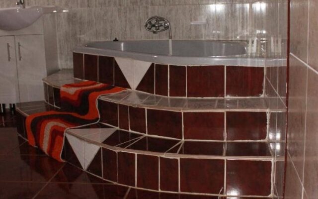 Visit Vakasha Guest Lodge 2