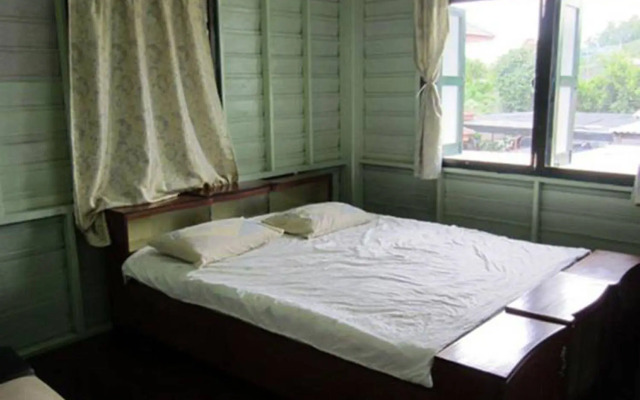 San Sook Place Guest House