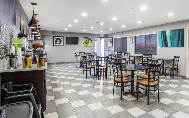 Rodeway Inn
