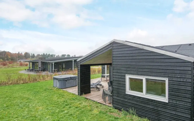10 Person Holiday Home in Glesborg-by Traum