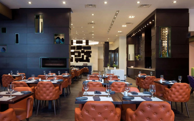 Hilton Toronto/Markham Suites Conference Centre & Spa