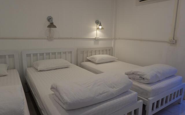 Zleepinezz Hostel