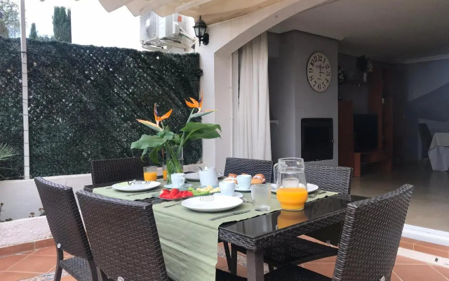 Bungalow junto al casco antiguo, piscina y barbacoa