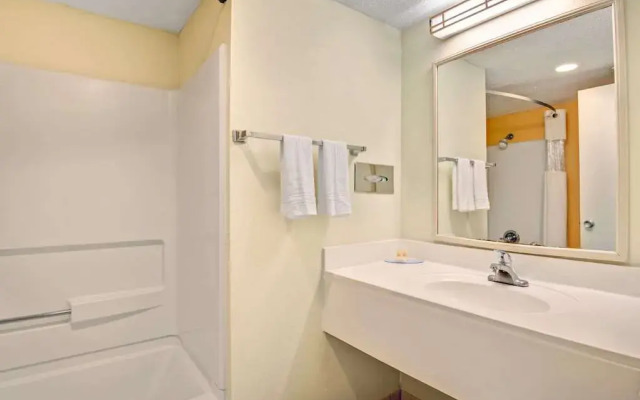 Days Inn - Raleigh Downtown