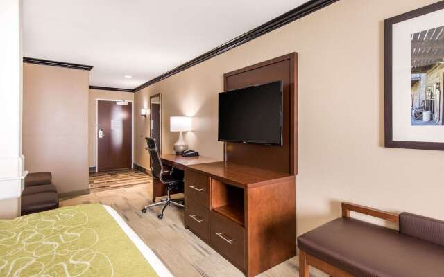 Comfort Suites