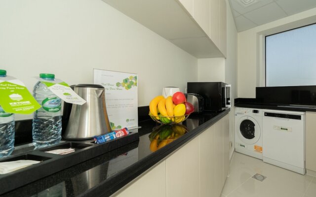 Carson Elegant Living in One Bedroom