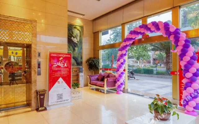 Tianhao Business Hotel – People – Chengdu