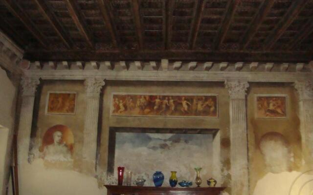 Palazzo Rinascimentale con affreschi