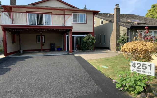 Orchid House near Vancouver YVR Airport