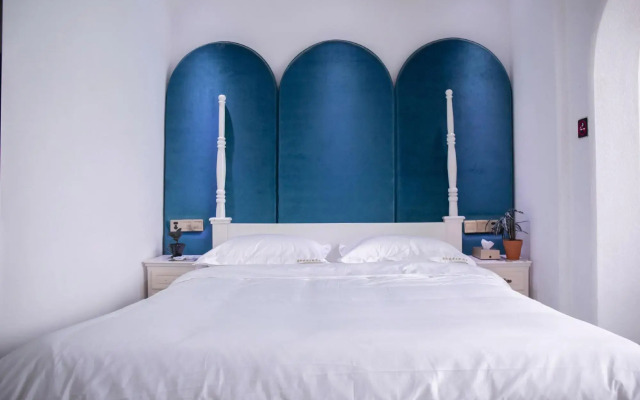 Jianyin World Theme Hotel