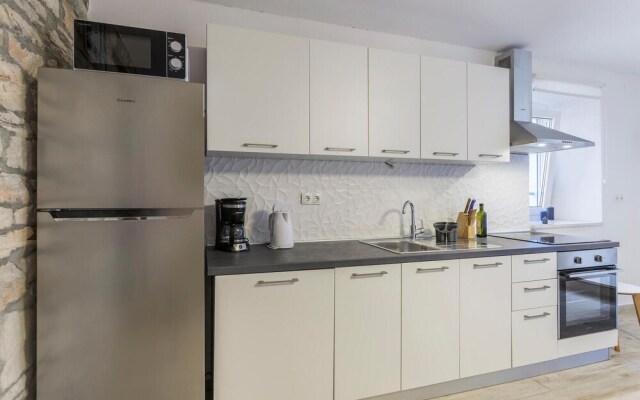 Nice Apartment in Pula With Wifi