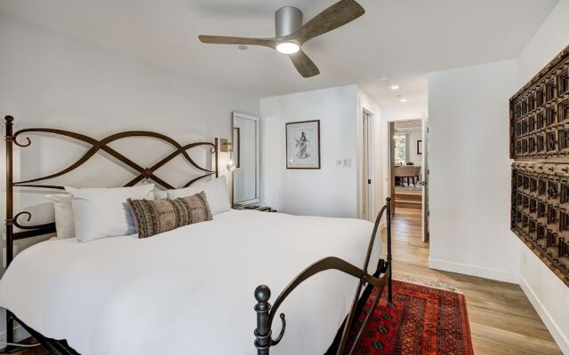 2 BR Next to Eagle River in the Heart of Vail by RedAwning - Save 20% on 7+ Nights!