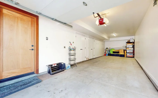 Obsidian Ski & Golf Villa 3 Bdr, Prime Location!