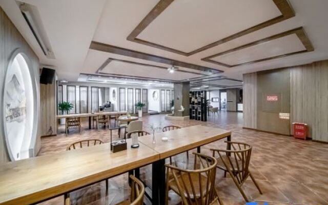 Hongman Hongfu Hotel (Guang'an Linshui Modern Life Hall)