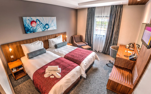 City Lodge Hotel Waterfall City