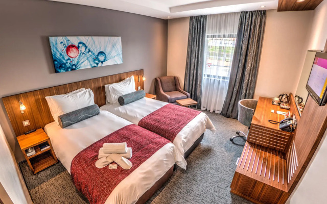 City Lodge Hotel Waterfall City