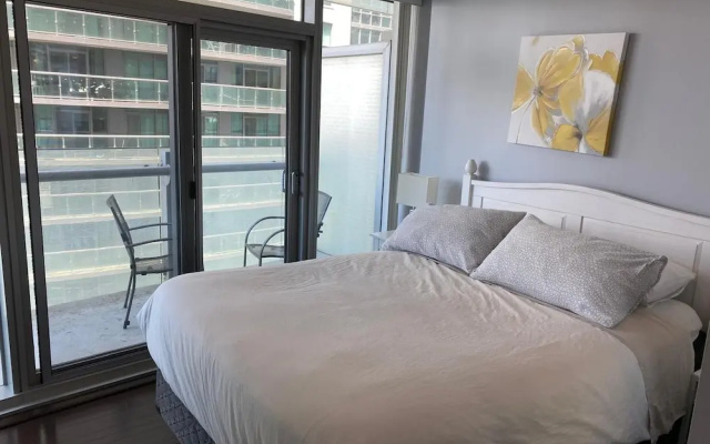 City View Suites - Near CN Tower