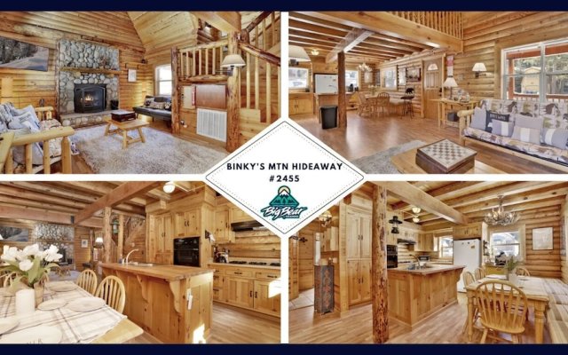 2455-binky's Mountain Hideaway 3 Bedroom Cabin by RedAwning
