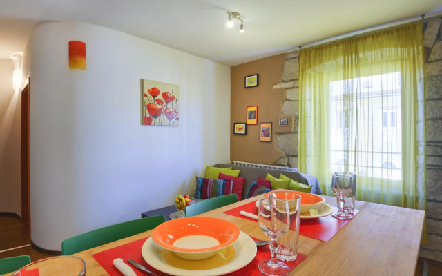 Top Center Apartment