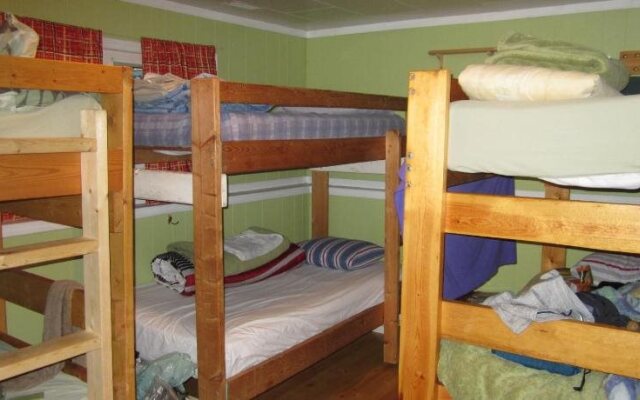 The Beez Kneez Bakpakers