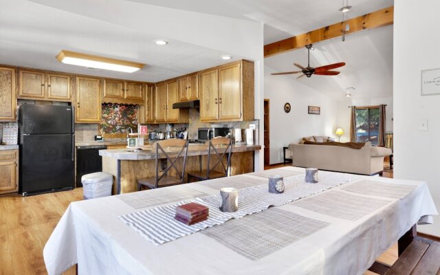 Maple Leaf Retreat #2330