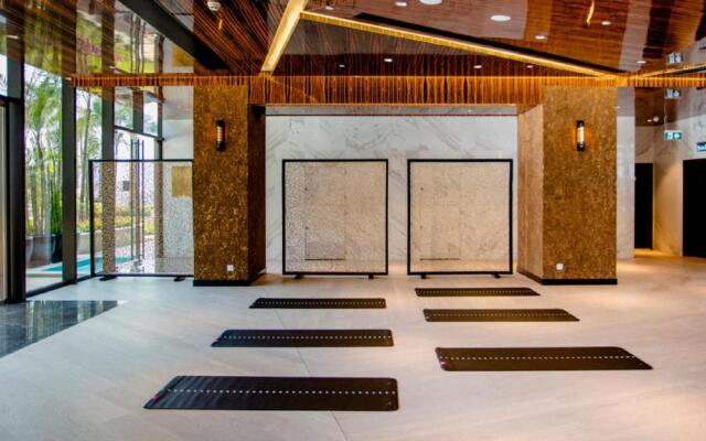 YOHO Hollywood Roosevelt Hotel