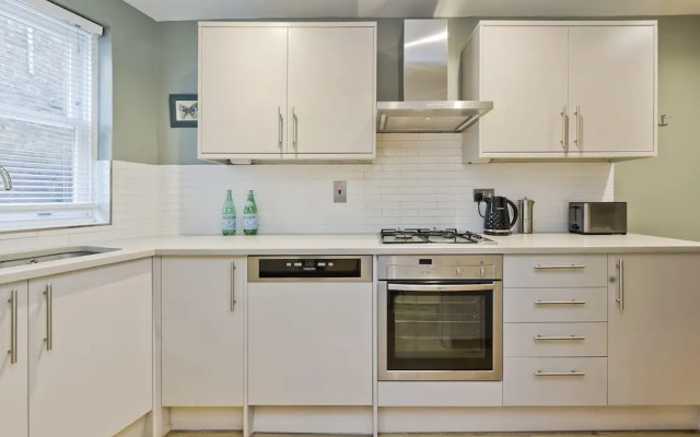 Sweet Marble Arch 2 Bedroom Mews House