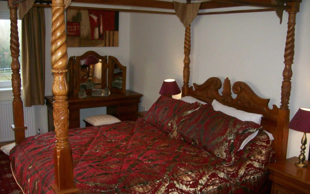 Hunters Lodge Inn