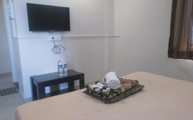 Hotel Prabha Palace