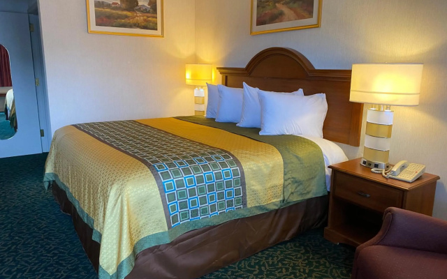 Harrisonville Inn & Suites